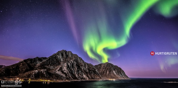 Northern Lights Discovery Couples and ocean cruise holiday experience