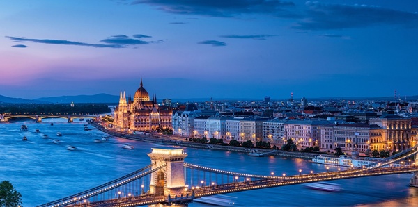 Fly Free to Europe in 2026 Tours, couples and flights holiday experience